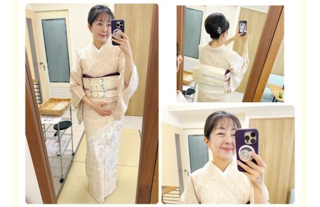 ベージュの地紋入り小紋に花唐草の名古屋帯を合わせた上品な着物コーデ